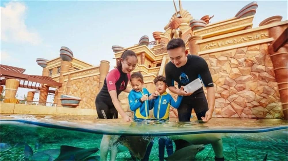 三亞亞特蘭蒂斯喂食鰩魚體驗 三亞亞特蘭蒂斯喂食鰩魚體驗