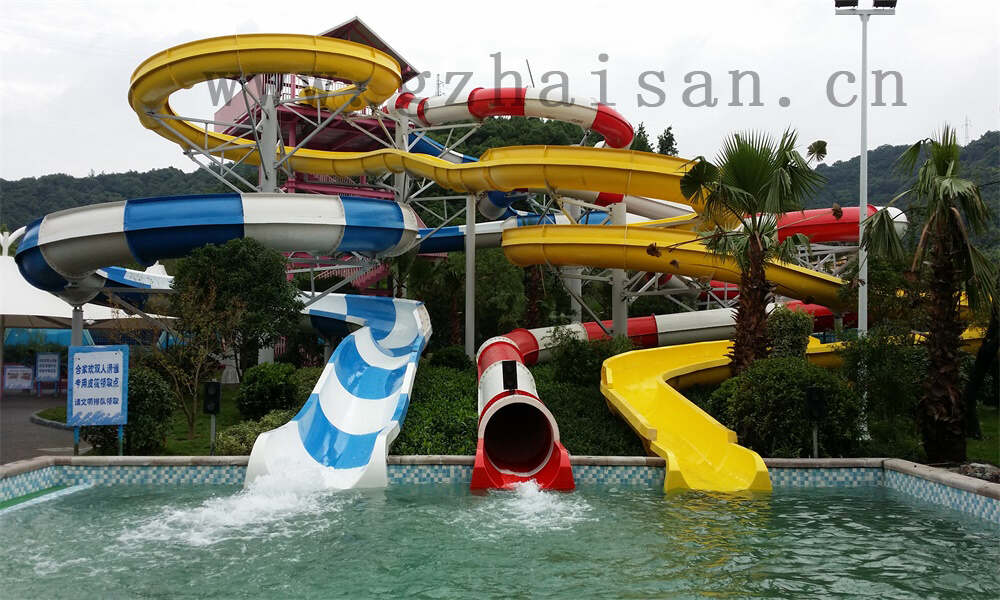在策劃水上樂園時，如何優化游客流動？